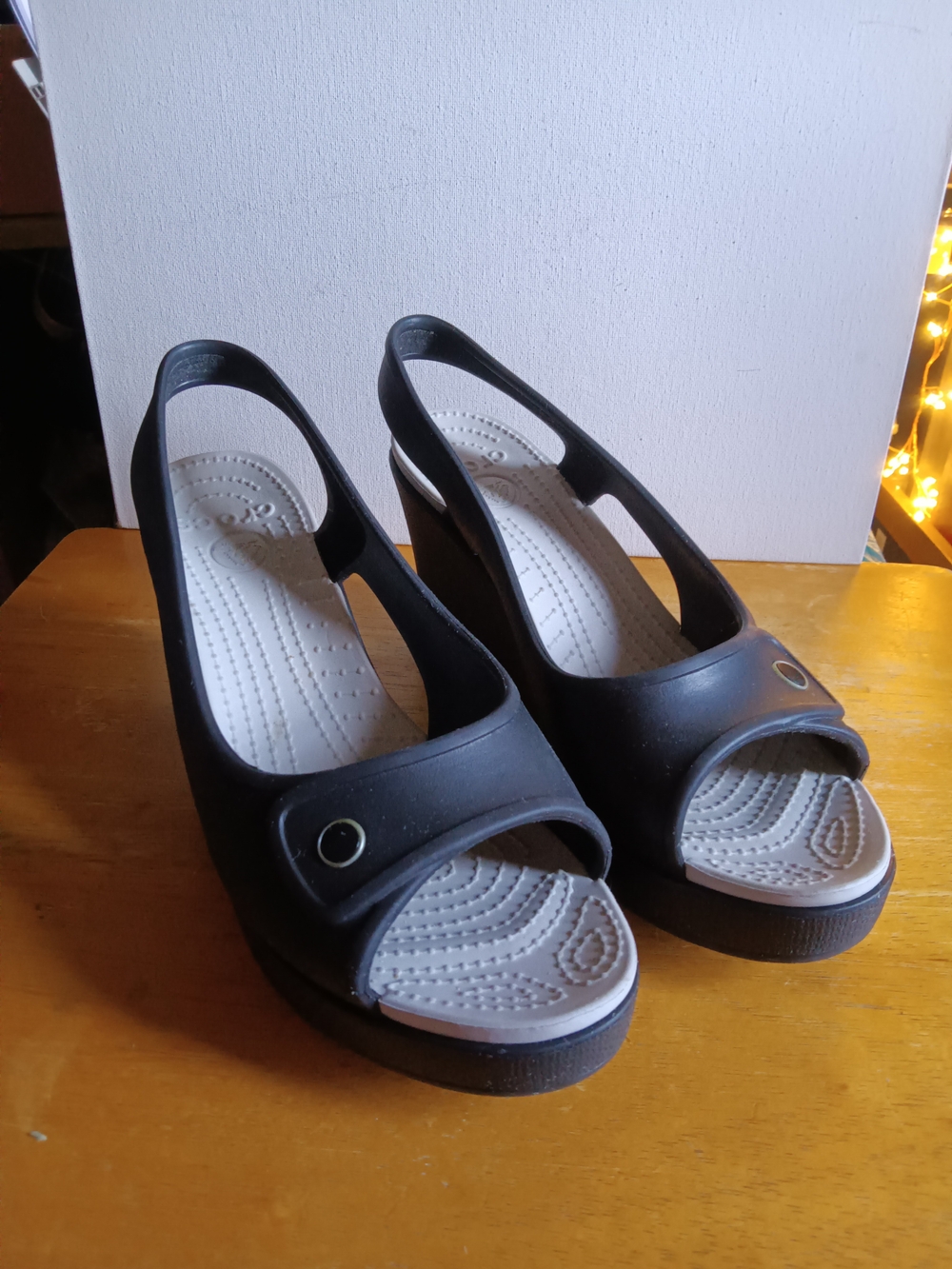 Women’s Black Slingback Wedge Crocs Sandals Size 8